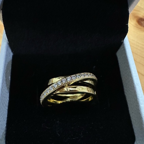 Pandora Gold Intertwined Ring - Picture 2 of 7